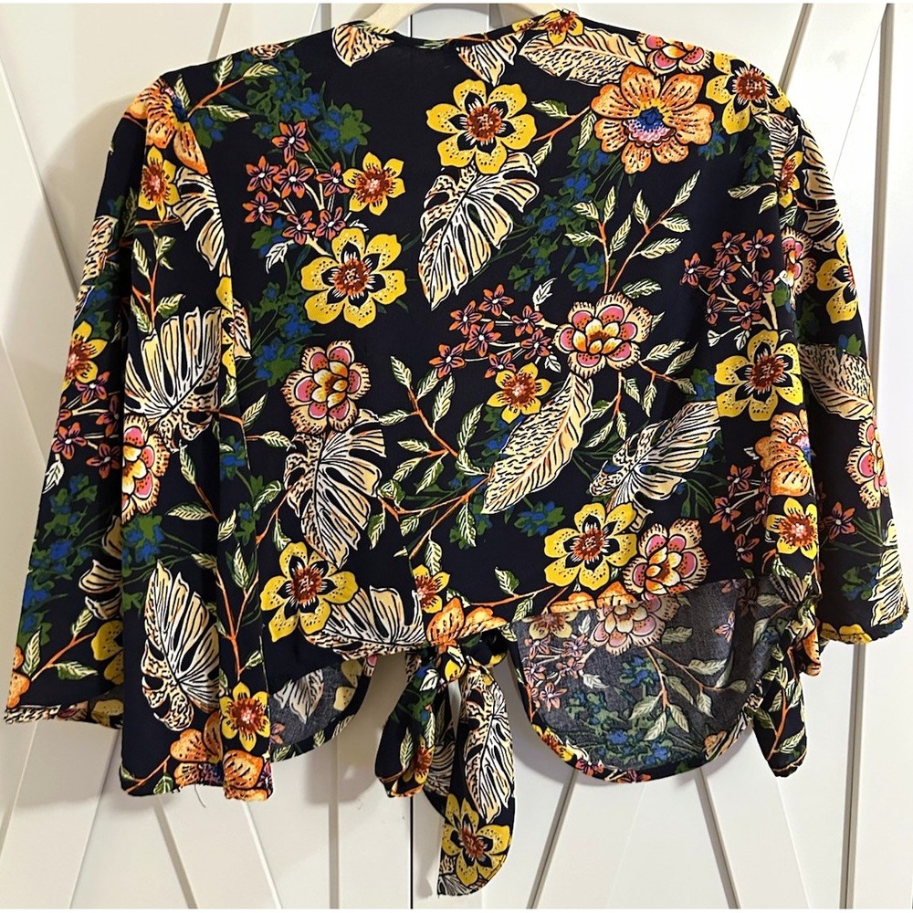 New Look Women's Black Floral Kimono Tie-Front Woven Polyester Top, Size L